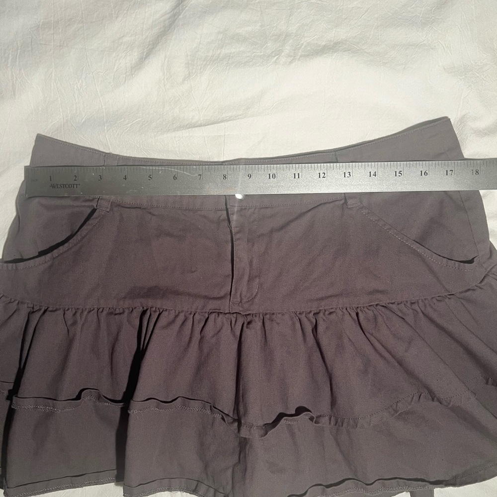 Social Collision Ruffle Skirt - Picture 4 of 5